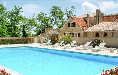 Maison - 680 m² - 20 pièces