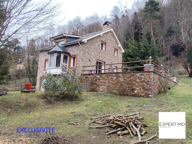 Maison - 238 m² - 6 pièces