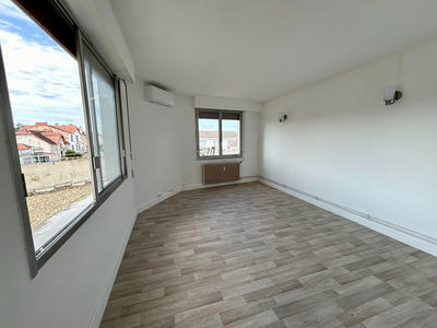 Appartement - 82 m² - 3 pièces