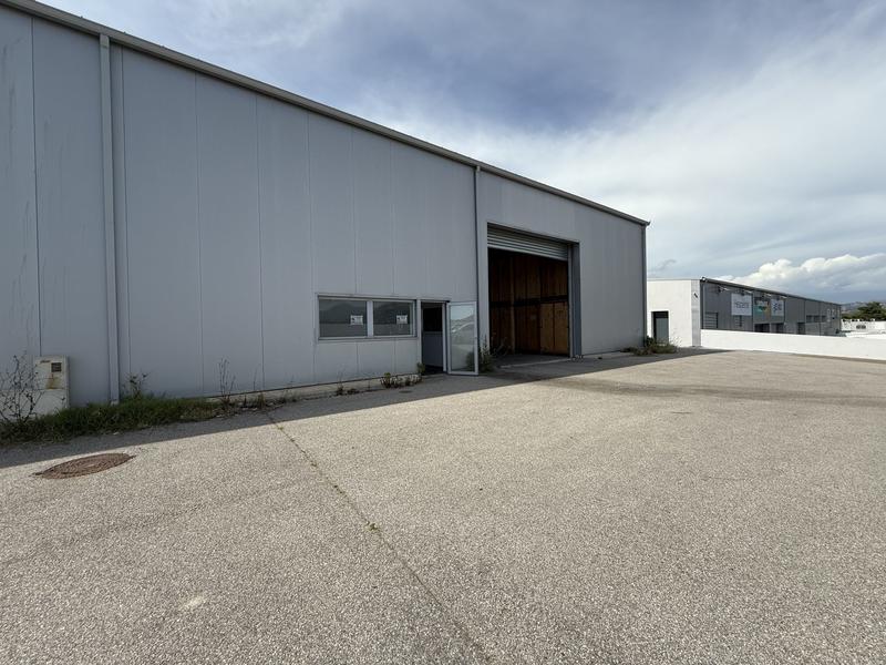 Local commercial - 937 m²