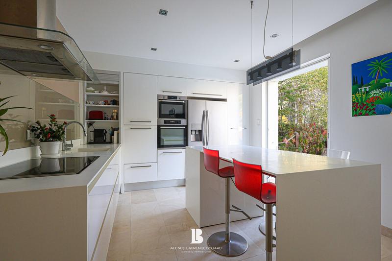 Maison - 192 m² - 6 pièces