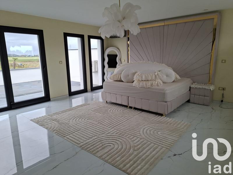 Maison de maîtres - 300 m² - 7 pièces