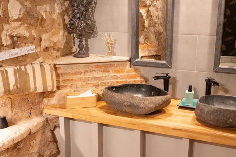 Propriété - 750 m² - 16 pièces