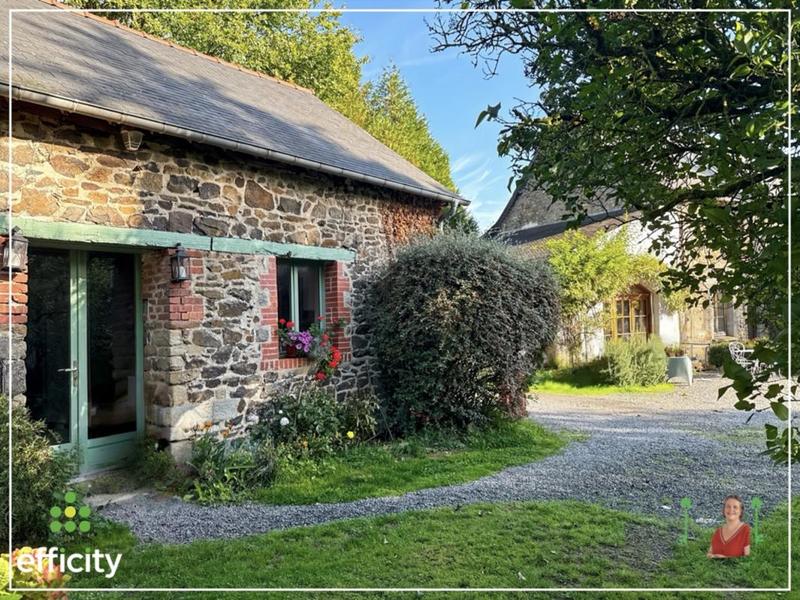 Maison traditionnelle - 334 m² - 14 pièces