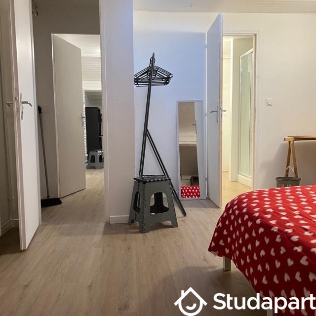 Chambre - 9 m² - 1 pièce