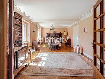 Maison - 155 m² - 8 pièces