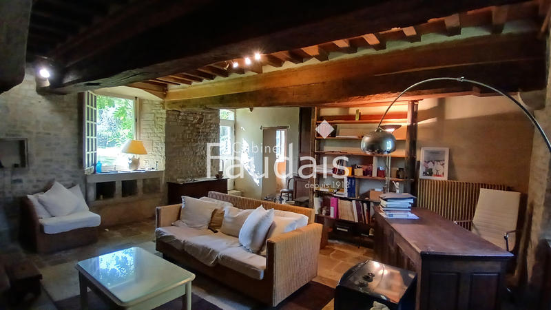 Propriété - 305 m² - 12 pièces