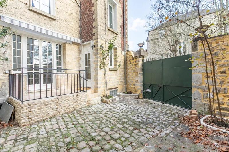 Appartement - 128 m² - 6 pièces