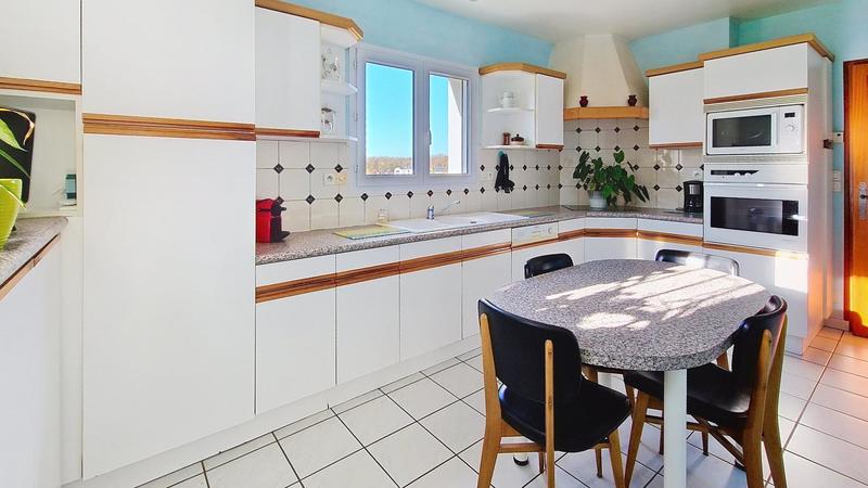 Maison - 99 m² - 5 pièces