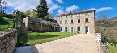 Maison - 307 m² - 13 pièces