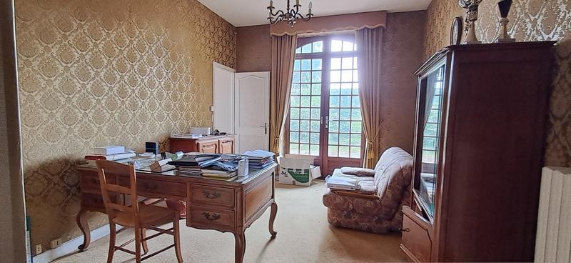 Maison - 225 m² - 9 pièces