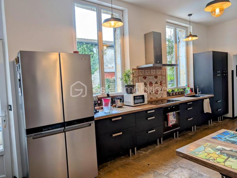 Maison bourgeoise - 250 m² - 8 pièces