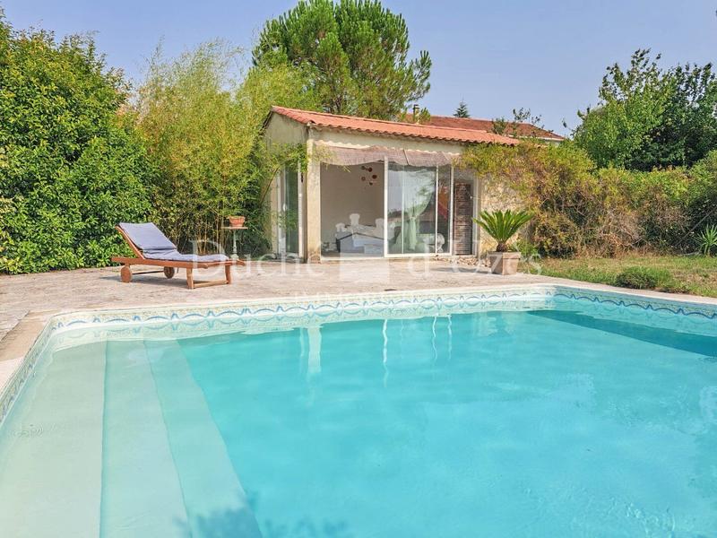 Maison - 200 m² - 12 pièces