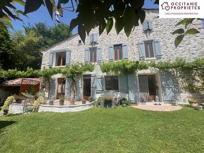 Propriété - 153 m² - 7 pièces