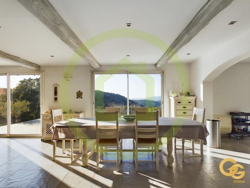 Maison - 194 m² - 6 pièces