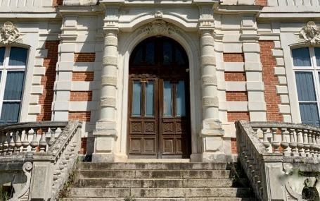 Manoir - 6 615 m² - 60 pièces