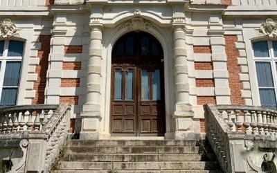 Manoir - 6 615 m² - 60 pièces