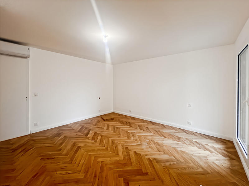 Maison - 627 m² - 5 pièces