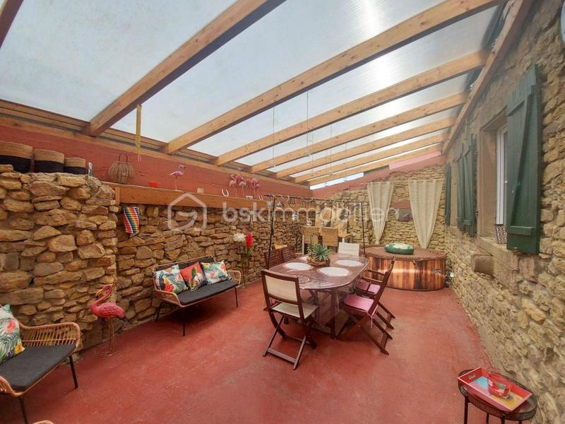 Maison - 238 m² - 8 pièces