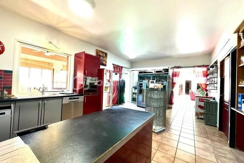 Villa - 232 m² - 8 pièces