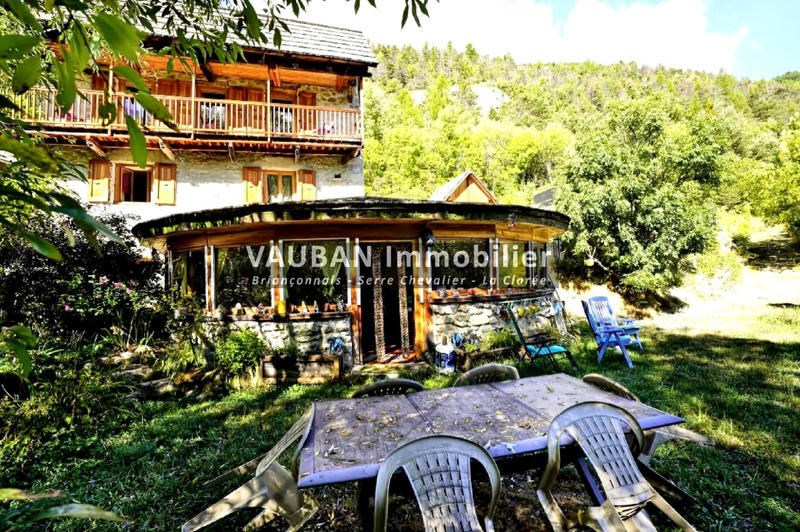 Appartement - 145 m² - 6 pièces