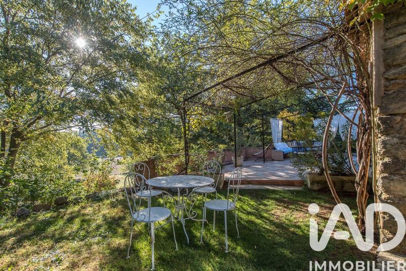 Maison - 402 m² - 12 pièces