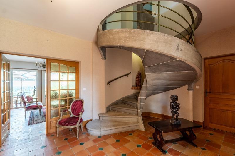 Propriété - 387 m² - 10 pièces