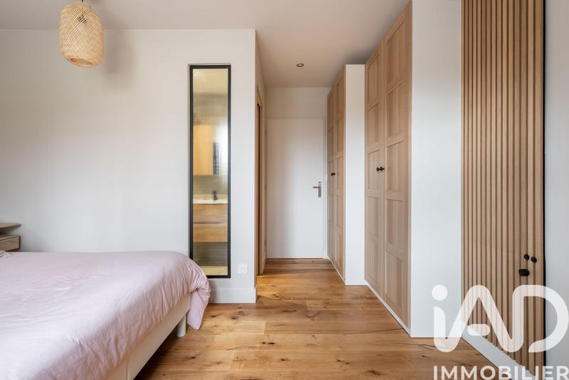 Maison - 210 m² - 7 pièces