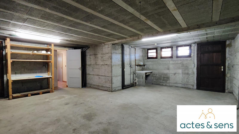 Maison - 207 m² - 10 pièces