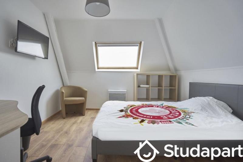 Chambre - 10 m² - 1 pièce