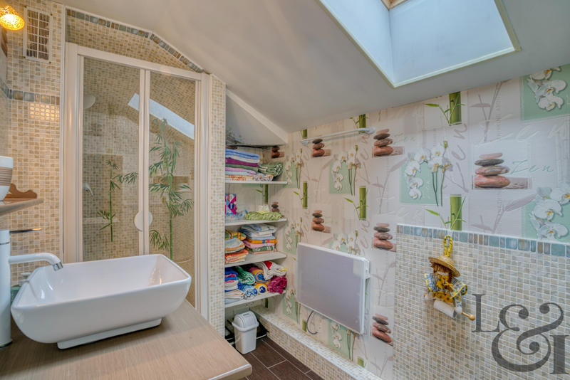 Maison - 321 m² - 9 pièces