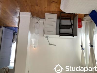 Chambre - 13 m² - 1 pièce