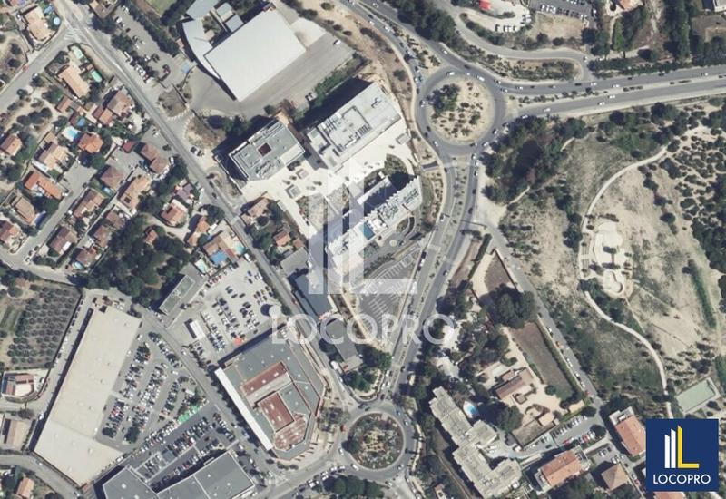 Local commercial - 457 m²