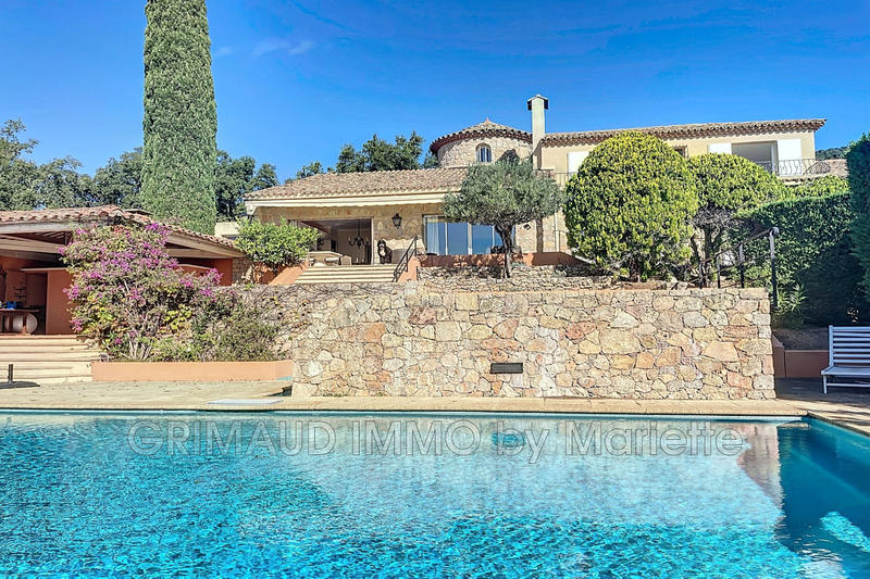 Maison - 336 m² - 9 pièces