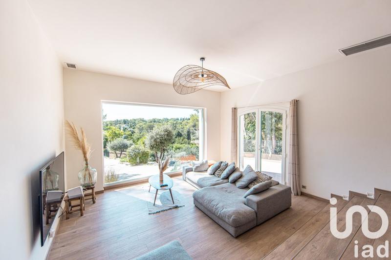 Maison - 220 m² - 6 pièces