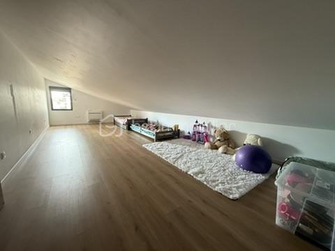 Villa - 270 m² - 6 pièces