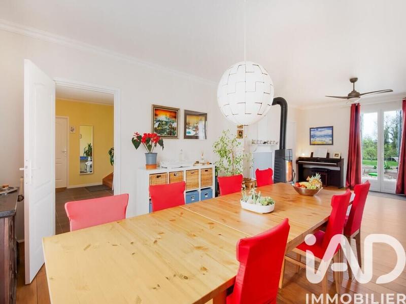 Maison - 300 m² - 9 pièces