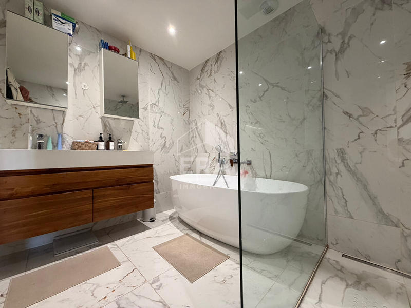 Appartement - 170 m² - 5 pièces