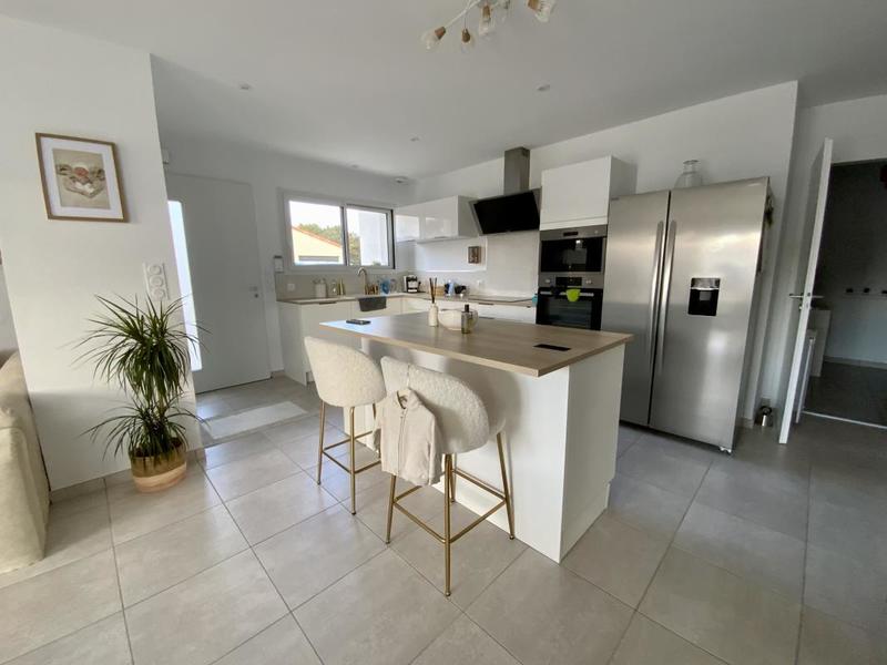 Maison - 99 m² - 5 pièces