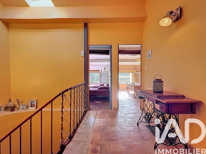 Maison - 225 m² - 9 pièces