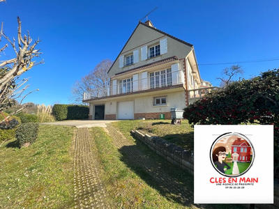 Maison traditionnelle - 152 m² - 7 pièces