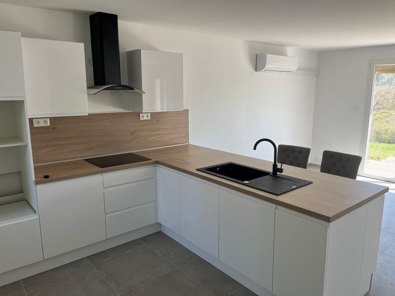 Maison - 90 m² - 5 pièces