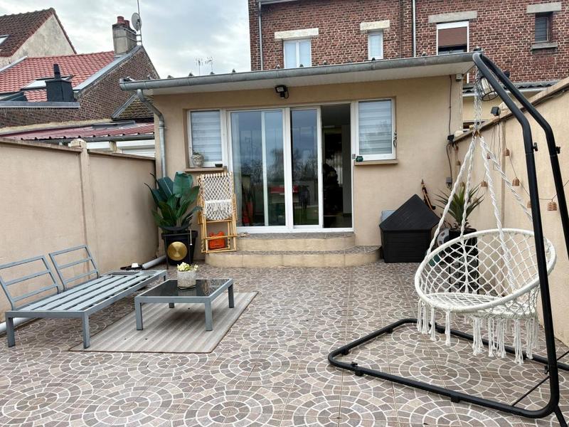 Maison - 110 m² - 4 pièces