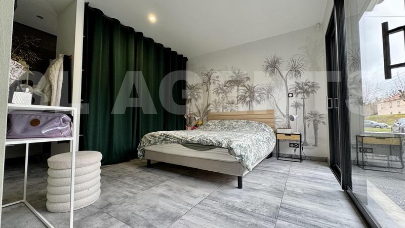 Pavillon - 140 m² - 5 pièces