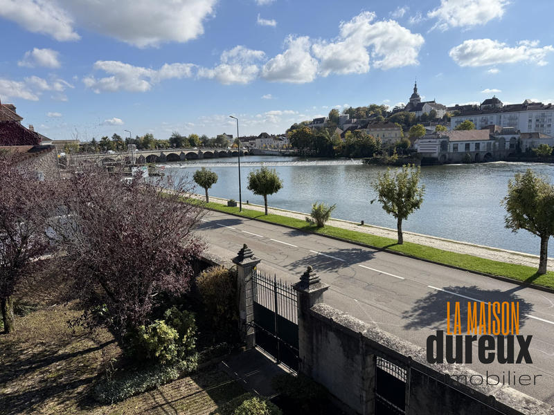 Maison - 310 m² - 12 pièces