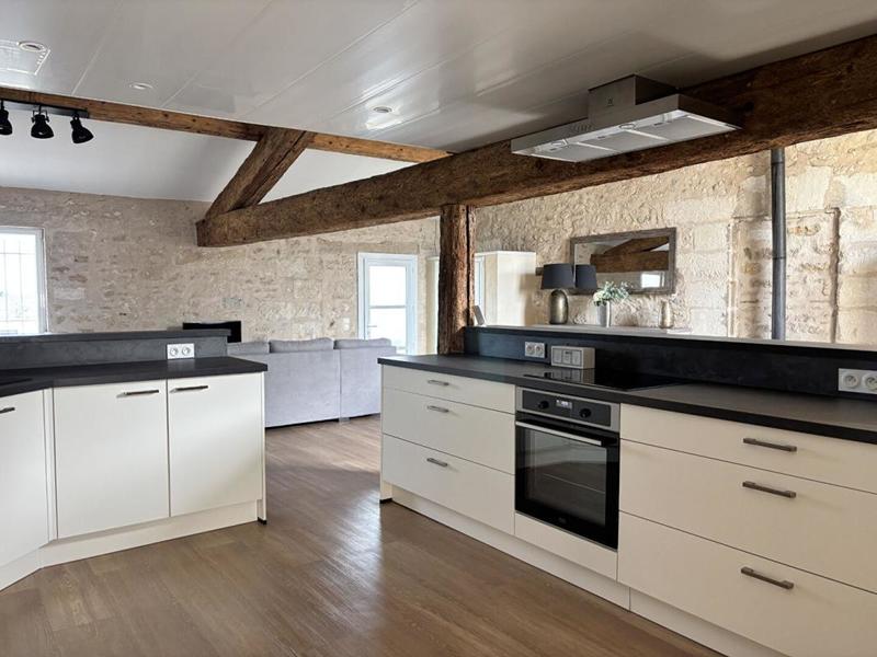 Maison - 340 m² - 10 pièces