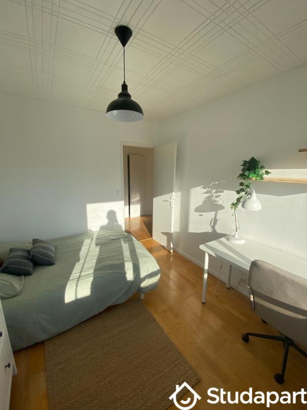 Chambre - 13 m² - 1 pièce