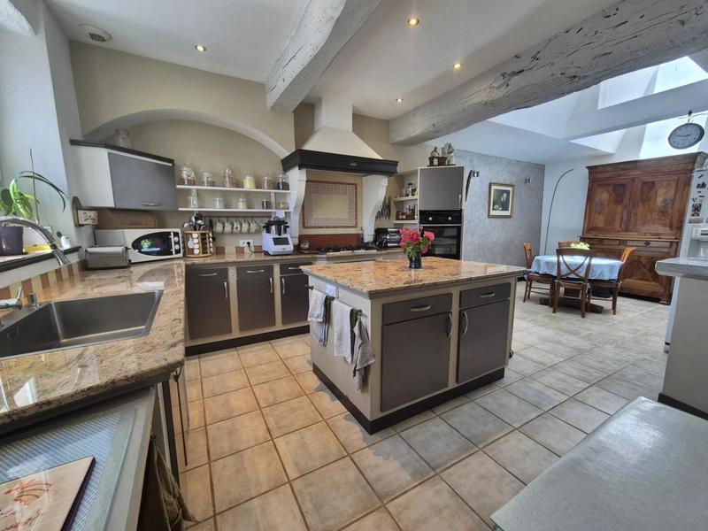 Maison de village - 290 m² - 7 pièces