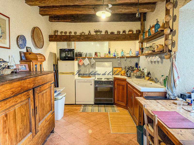 Maison - 300 m² - 11 pièces