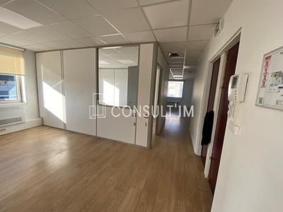 Bureau - 121 m²